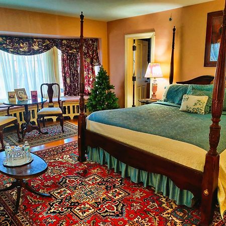 Montague Inn Bed & Breakfast Saginaw Bagian luar foto