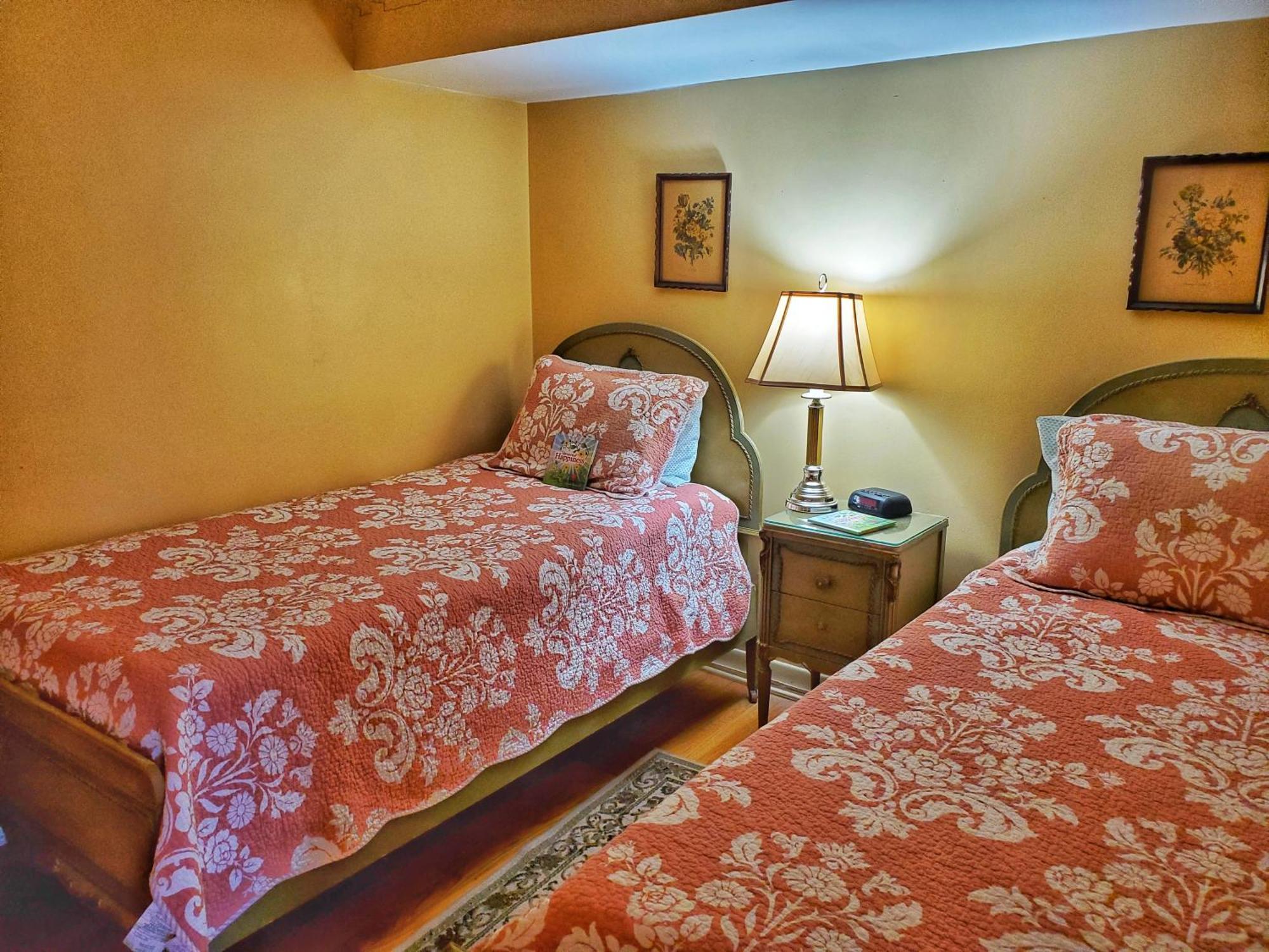 Montague Inn Bed & Breakfast Saginaw Bagian luar foto