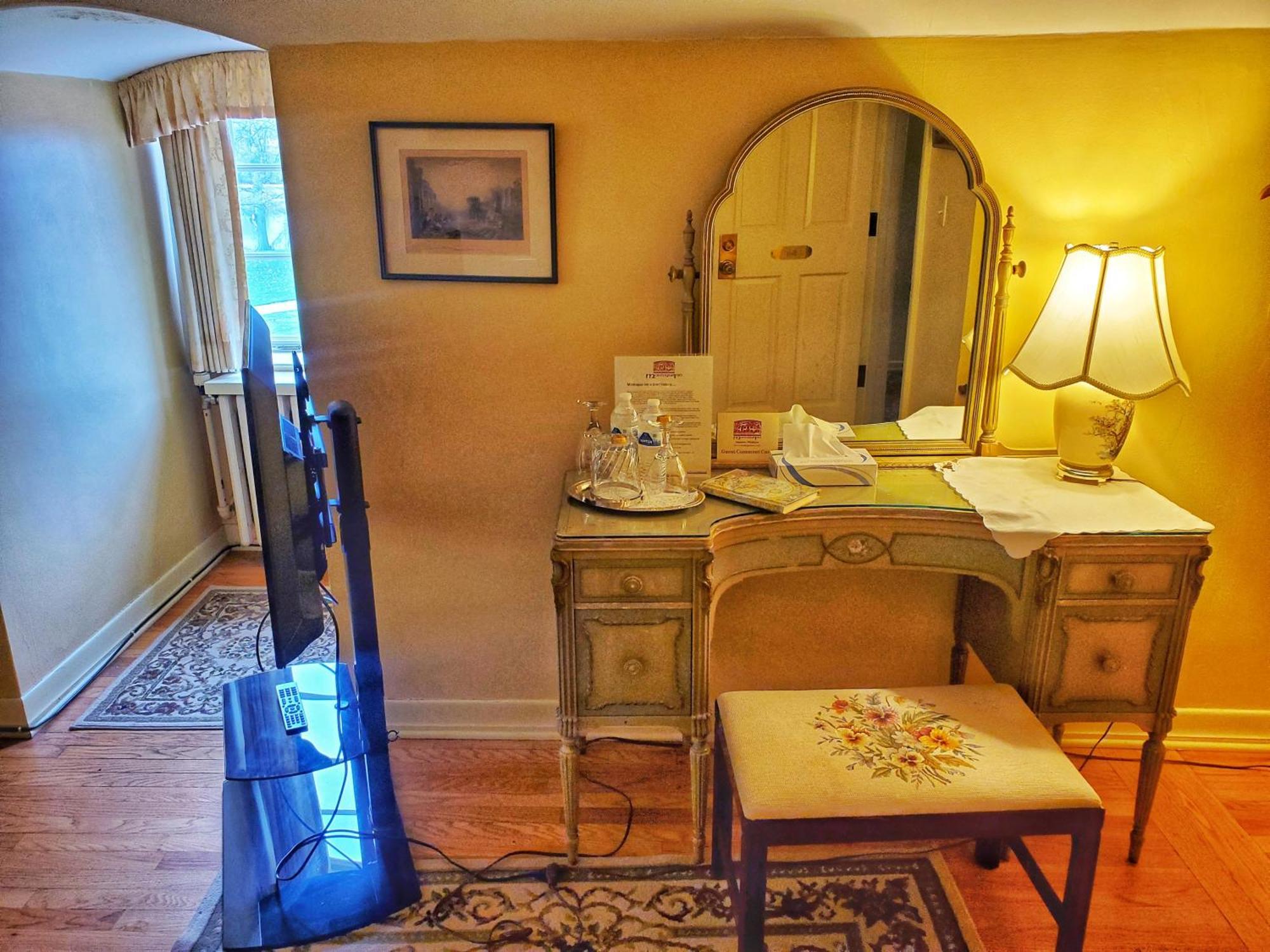 Montague Inn Bed & Breakfast Saginaw Bagian luar foto