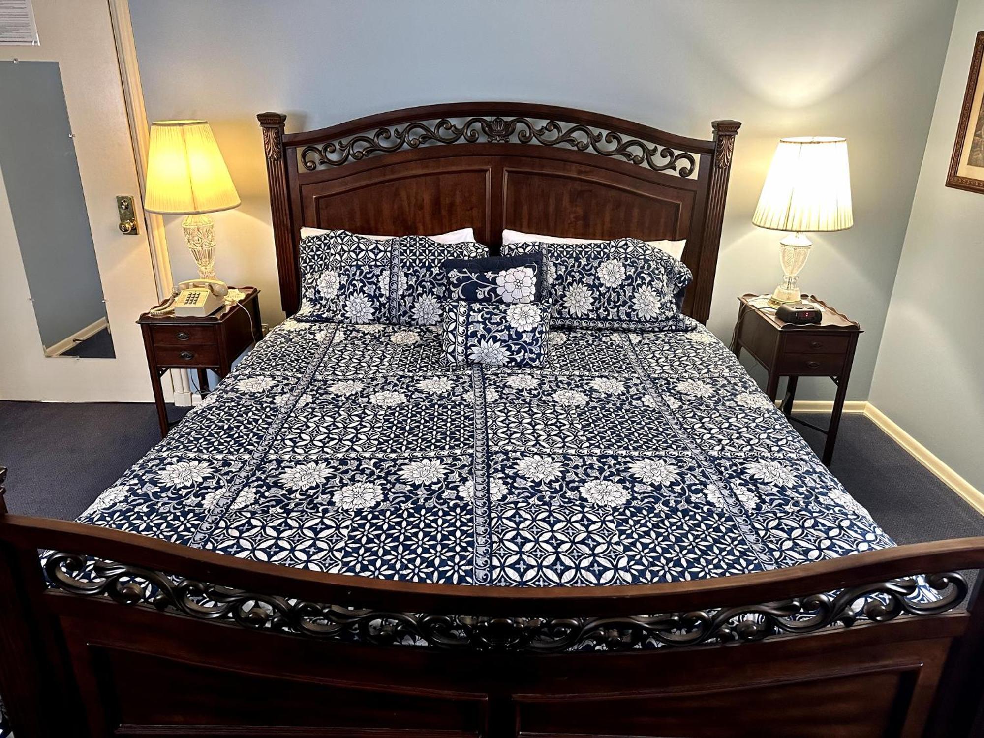 Montague Inn Bed & Breakfast Saginaw Bagian luar foto
